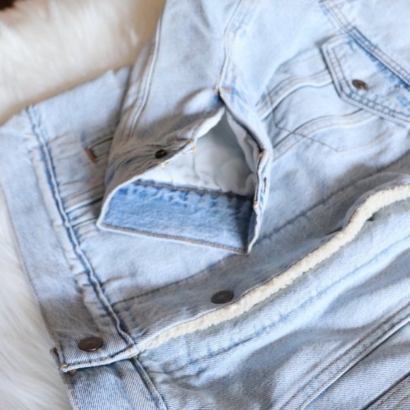 Levi's Ex Boyfriend Trucker Sherpa Jacket Sz S - Picture 6 of 8